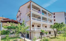 Apartments Skulin